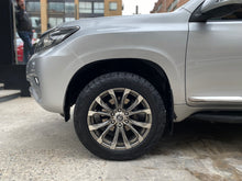 Cargar imagen en el visor de la galería, Toyota Prado TX Blindada Modelo 2013