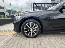 Cargar imagen en el visor de la galería, BMW 330e Modelo 2021