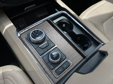 Cargar imagen en el visor de la galería, Ford Expedition Limited Modelo 2022