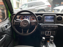 Cargar imagen en el visor de la galería, Jeep Wrangler Sport Modelo 2020