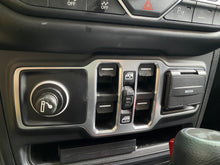 Cargar imagen en el visor de la galería, Jeep Wrangler Unlimited Modelo 2021