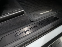 Cargar imagen en el visor de la galería, Porsche Cayenne GTS Coupé Modelo 2022