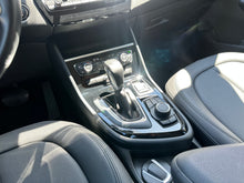 Cargar imagen en el visor de la galería, BMW 218I Active Tourer Modelo 2018
