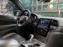 Cargar imagen en el visor de la galería, Jeep Grand Cherokee Laredo Modelo 2019