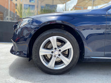 Cargar imagen en el visor de la galería, Mercedes-Benz E200 Modelo 2017