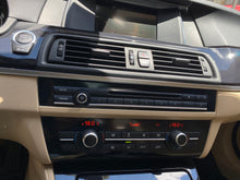 Cargar imagen en el visor de la galería, BMW 528I Modelo 2016