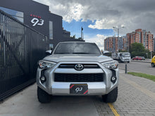 Cargar imagen en el visor de la galería, Toyota 4Runner Blindada Modelo 2023