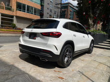 Cargar imagen en el visor de la galería, Mercedes-Benz GLA 200 Modelo 2022