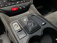 Cargar imagen en el visor de la galería, Maserati Gran Turismo MC Stradale Modelo 2011