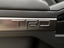 Cargar imagen en el visor de la galería, Toyota Tacoma TRD Pro Híbrida Modelo 2025