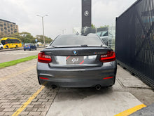 Cargar imagen en el visor de la galería, BMW M235i Coupé Modelo 2015