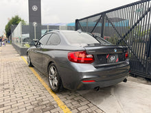 Cargar imagen en el visor de la galería, BMW M235i Coupé Modelo 2015