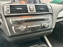 Cargar imagen en el visor de la galería, BMW M235i Coupé Modelo 2015