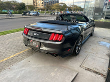Cargar imagen en el visor de la galería, Ford Mustang GT Convertible 5.0 Modelo 2016
