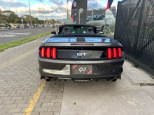 Cargar imagen en el visor de la galería, Ford Mustang GT Convertible 5.0 Modelo 2016