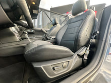 Cargar imagen en el visor de la galería, Ford Mustang GT Convertible 5.0 Modelo 2016