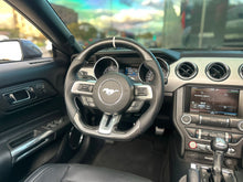 Cargar imagen en el visor de la galería, Ford Mustang GT Convertible 5.0 Modelo 2016
