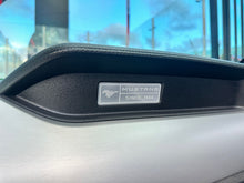 Cargar imagen en el visor de la galería, Ford Mustang GT Convertible 5.0 Modelo 2016