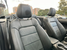 Cargar imagen en el visor de la galería, Ford Mustang GT Convertible 5.0 Modelo 2016