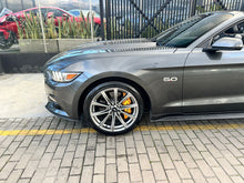 Cargar imagen en el visor de la galería, Ford Mustang GT Convertible 5.0 Modelo 2016