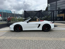 Cargar imagen en el visor de la galería, Porsche Boxster Convertible Modelo 2015