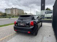 Cargar imagen en el visor de la galería, Mini Cooper SE 100 Eléctrico Modelo 2024