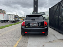 Cargar imagen en el visor de la galería, Mini Cooper SE 100 Eléctrico Modelo 2024