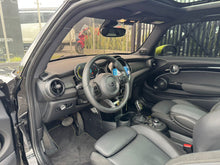 Cargar imagen en el visor de la galería, Mini Cooper SE 100 Eléctrico Modelo 2024
