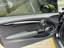 Cargar imagen en el visor de la galería, Mini Cooper SE 100 Eléctrico Modelo 2024