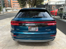 Cargar imagen en el visor de la galería, Audi Q8 55 TFSI Quattro Híbrida Modelo 2021
