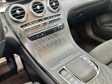 Cargar imagen en el visor de la galería, Mercedes-Benz GLC 300e Coupé 4MATIC Modelo 2022