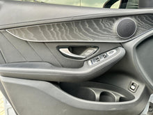 Cargar imagen en el visor de la galería, Mercedes-Benz GLC 300e Coupé 4MATIC Modelo 2022