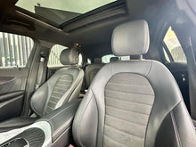 Cargar imagen en el visor de la galería, Mercedes-Benz GLC 300e Coupé 4MATIC Modelo 2022