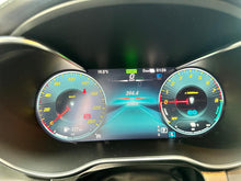 Cargar imagen en el visor de la galería, Mercedes-Benz GLC 300e Coupé 4MATIC Modelo 2022