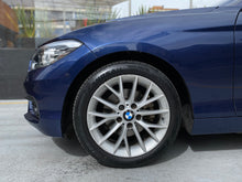 Cargar imagen en el visor de la galería, BMW 120I Modelo 2019
