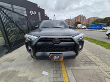 Cargar imagen en el visor de la galería, Toyota 4Runner SR5 Modelo 2023