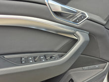 Cargar imagen en el visor de la galería, Audi E-Tron Quatro Prestige Modelo 2023