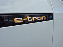 Cargar imagen en el visor de la galería, Audi E-Tron Quatro Prestige Modelo 2023
