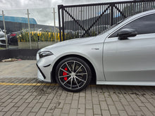 Cargar imagen en el visor de la galería, Mercedes-Benz AMG A35 4Matic Modelo 2023