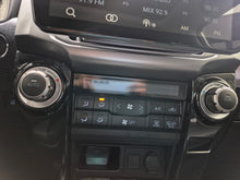 Cargar imagen en el visor de la galería, Toyota 4Runner SR5 Modelo 2023