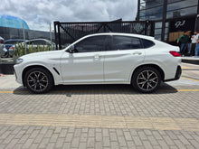 Cargar imagen en el visor de la galería, BMW X4 xDrive30I Modelo 2023