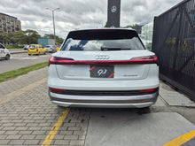 Cargar imagen en el visor de la galería, Audi E-Tron Quatro Prestige Modelo 2023