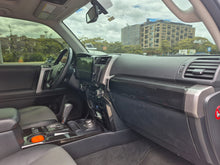 Cargar imagen en el visor de la galería, Toyota 4Runner SR5 Modelo 2023