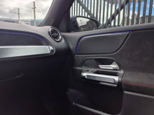 Cargar imagen en el visor de la galería, Mercedes-Benz GLB 200 Modelo 2022