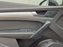 Cargar imagen en el visor de la galería, Audi Q5 Sportback Modelo 2022