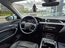 Cargar imagen en el visor de la galería, Audi E-Tron Quatro Prestige Modelo 2023