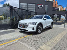 Cargar imagen en el visor de la galería, Audi E-Tron Quatro Prestige Modelo 2023
