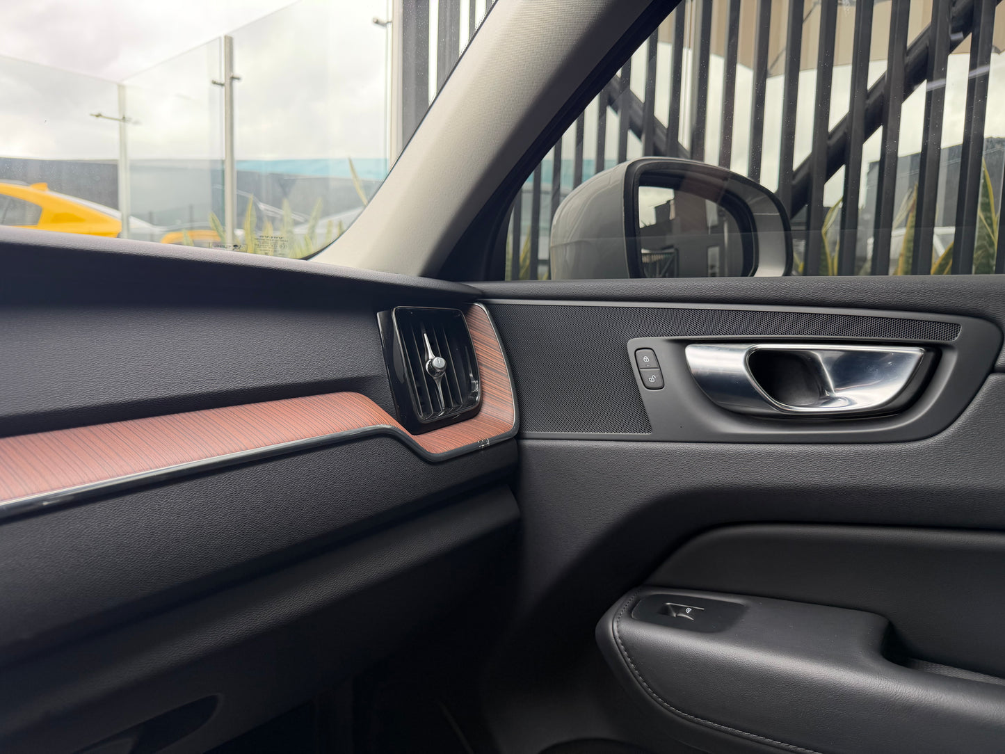 Volvo XC-60 T8 AWD Modelo 2024