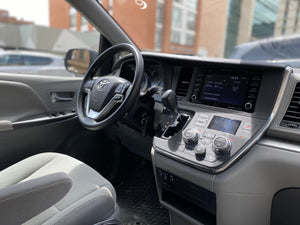 Toyota Sienna LE Modelo 2019