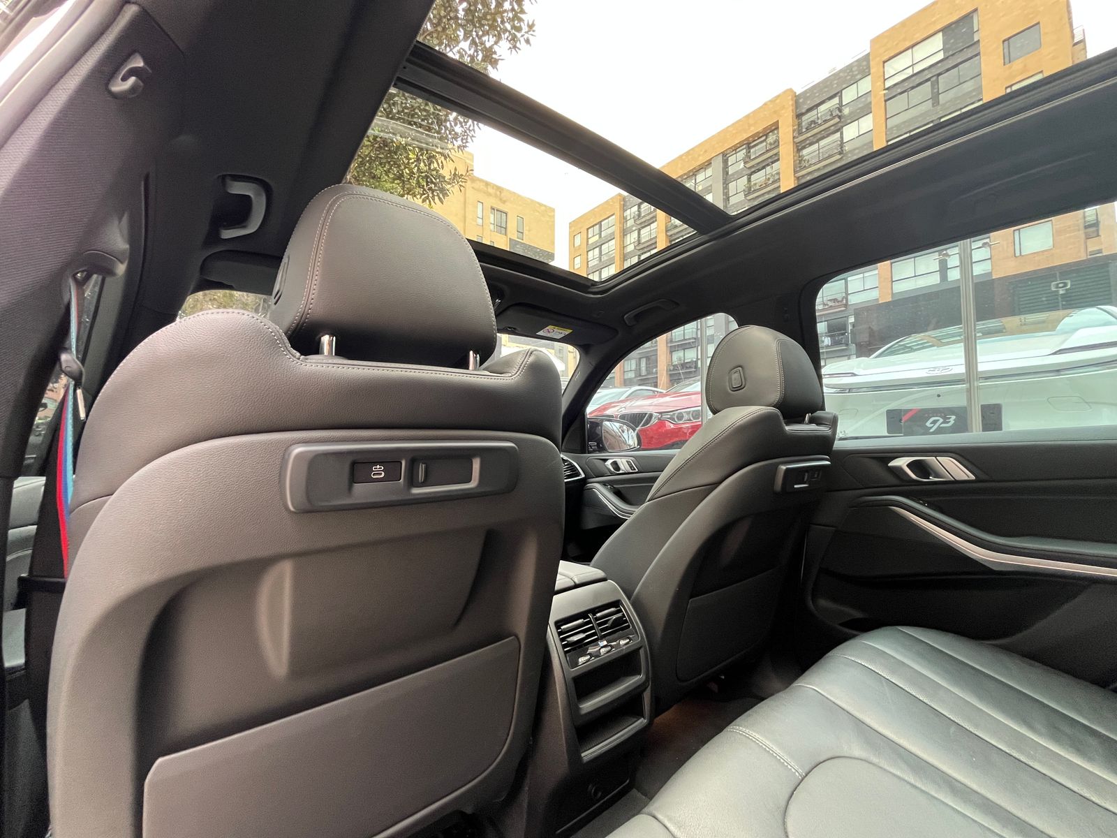 BMW X5 M50i xDrive Modelo 2021 - Autos 93
